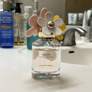 Marc Jacobs Daisy perfume